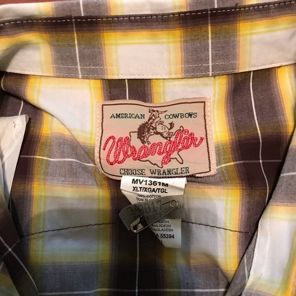 Wrangler pearl snap dress shirt - Picture 2 of 2